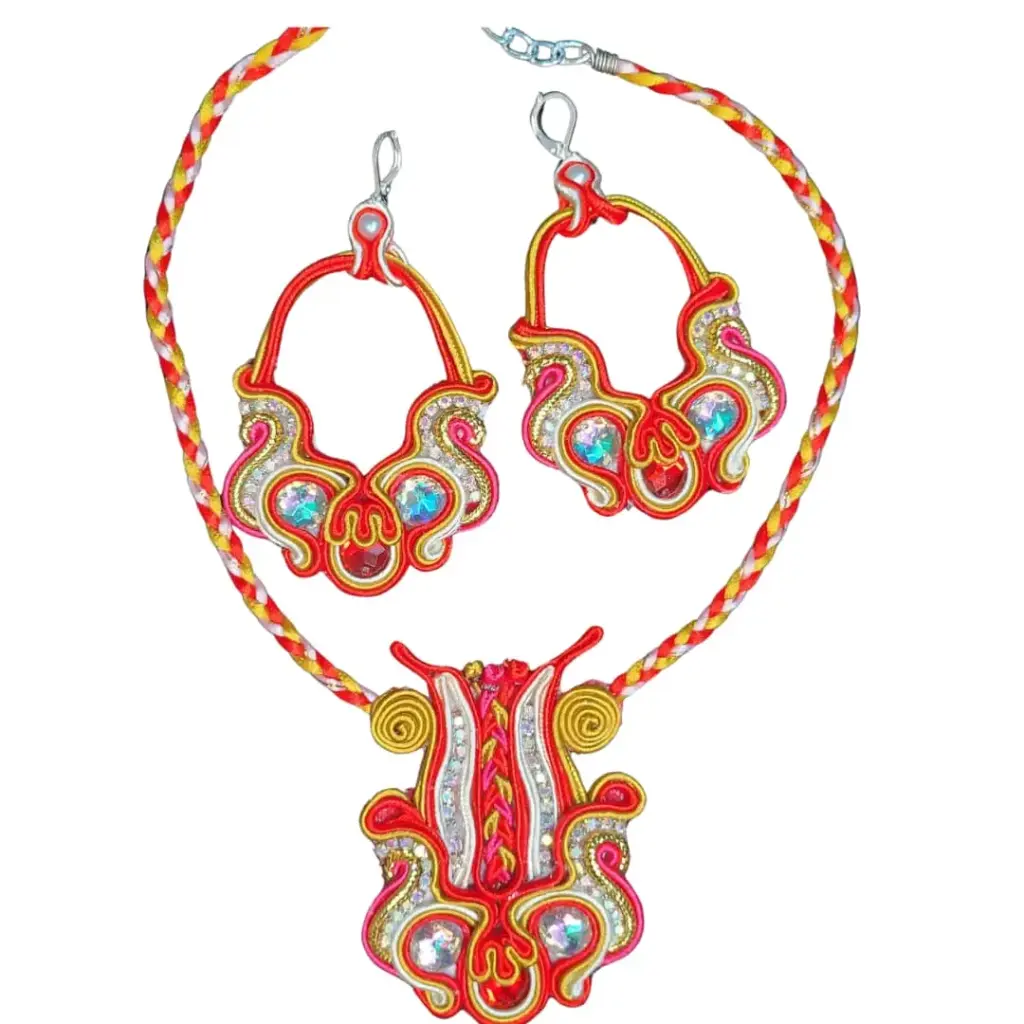 Juego de Collar y Aretes Soutache 'Careta de Diablada' | Joyería Artesanal Folklórica (Rojo)