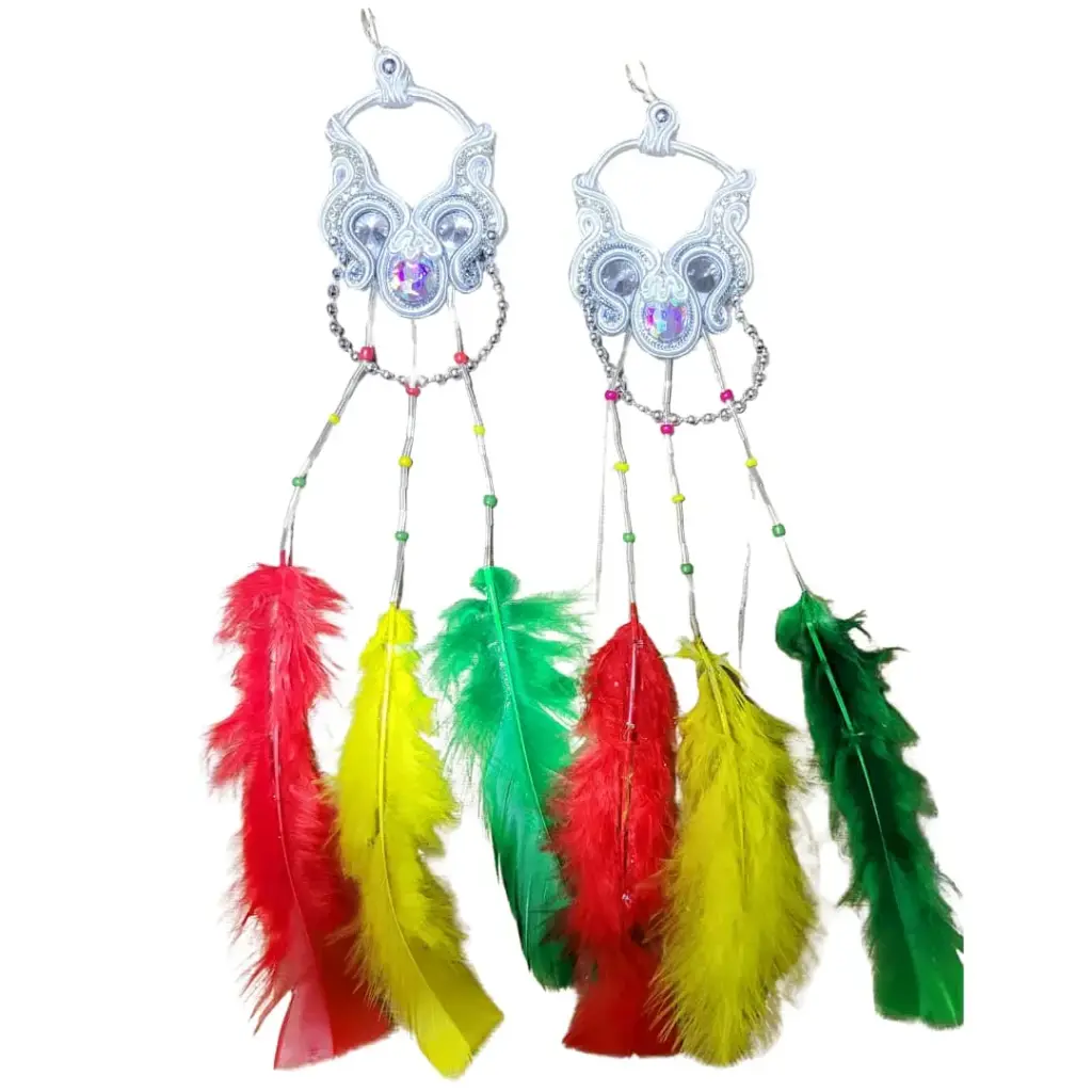 Aretes Largos de Soutache y Plumas 'Guerrero Tobas' (Blanco)