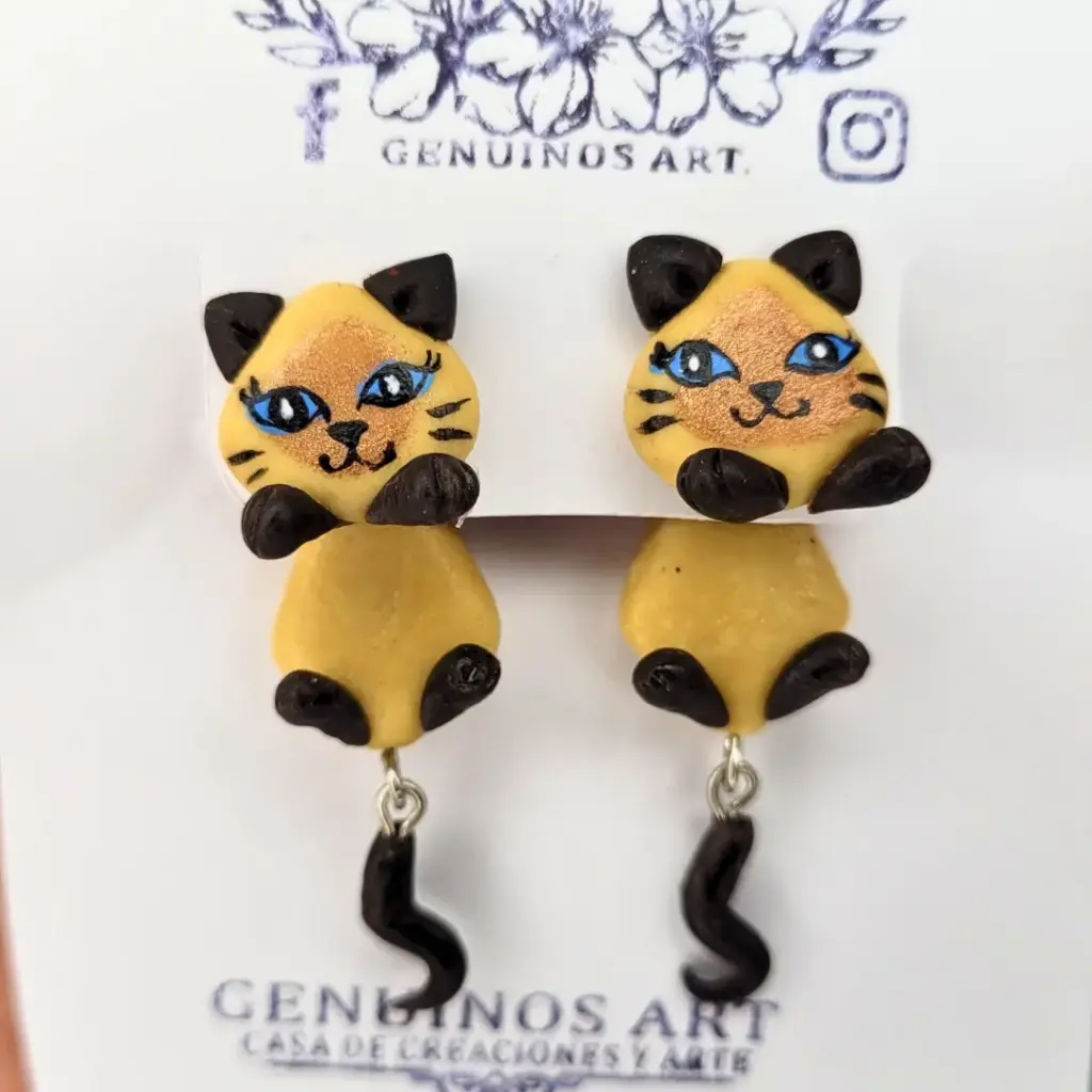 Aretes 'Gatito Siamés' 3D en Arcilla Polimérica (Diseño de Dos Piezas)
