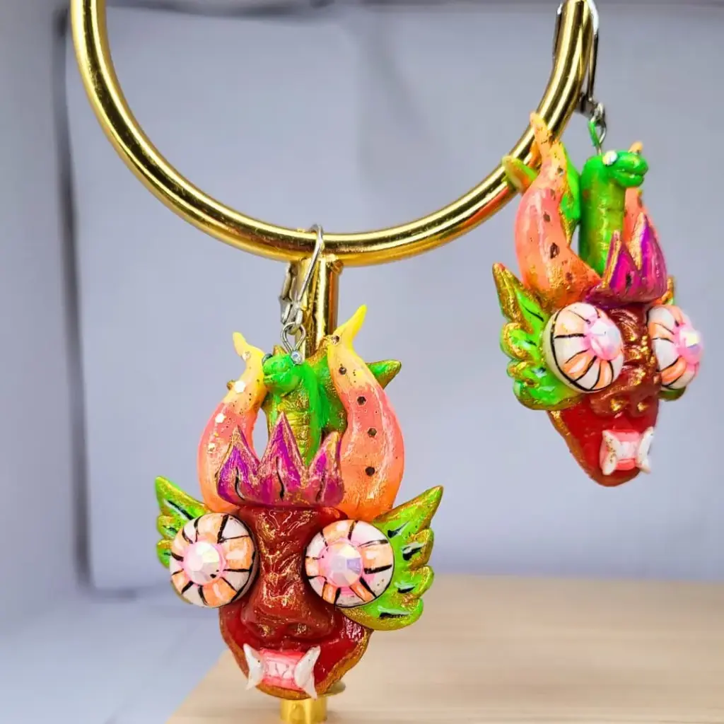 Aretes 'Careta Diablada' en Polimero de Micro-Modelado (Modelado y Pintado a Mano) (Rojo)