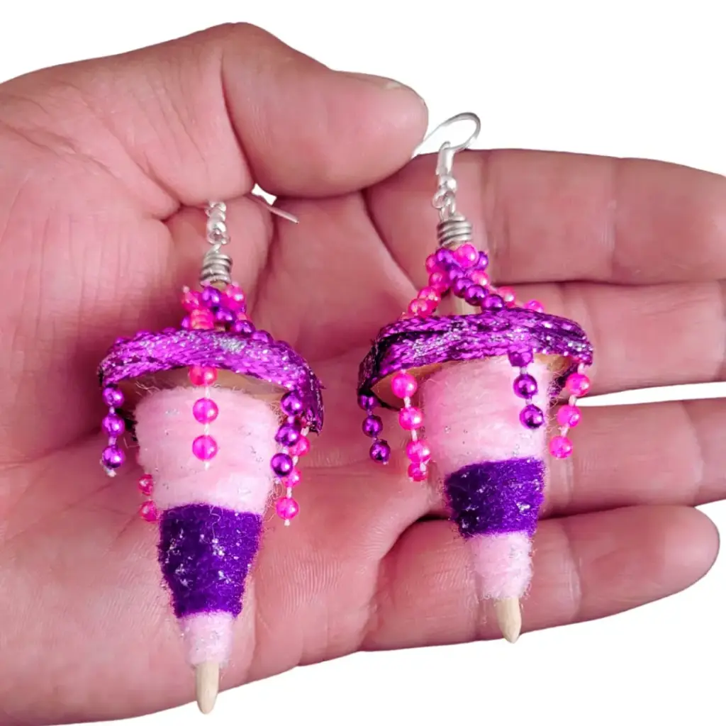 Aretes Artesanales 'Rueca de Lana' (Kullawada Técnica Mixta)