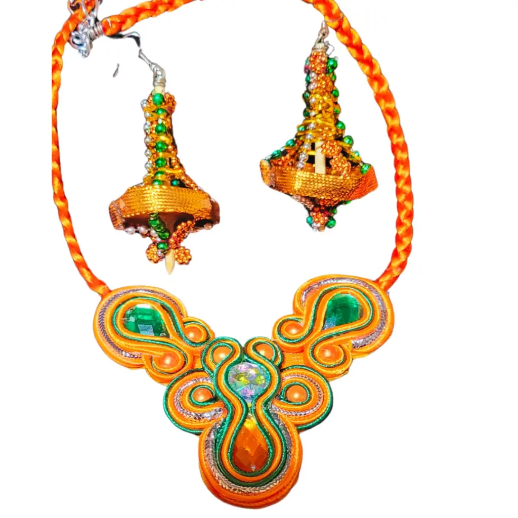 Juego Soutache 'Gala Kullawada' (Collar Best-Seller + Aretes Rueca)