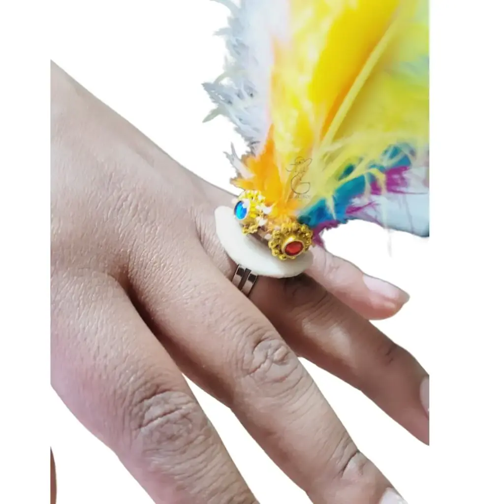 Anillo Artesanal 'Montera de Tinku' (Miniatura 3D con Plumas)
