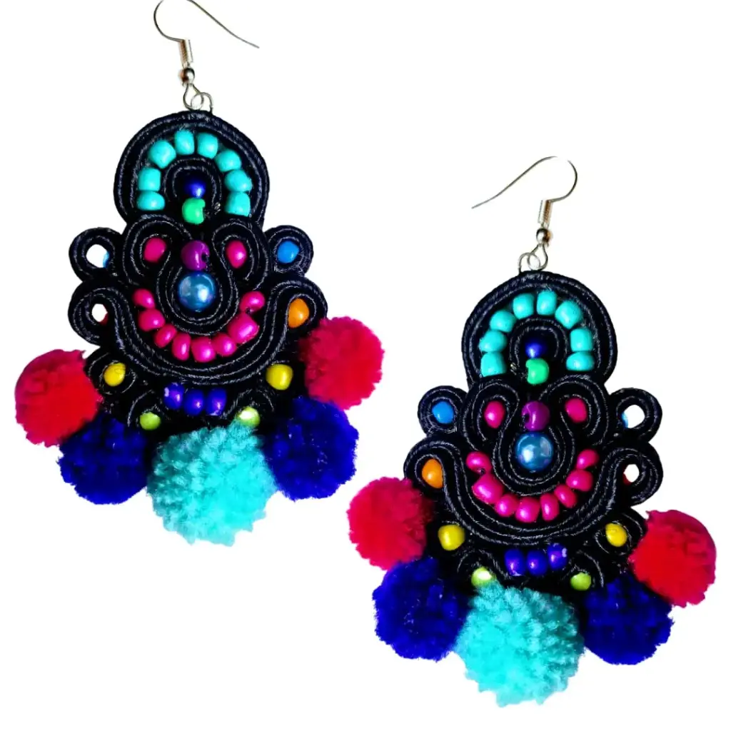 Aretes Soutache 'Fusión Novoandina' (con Pompones de Lana)