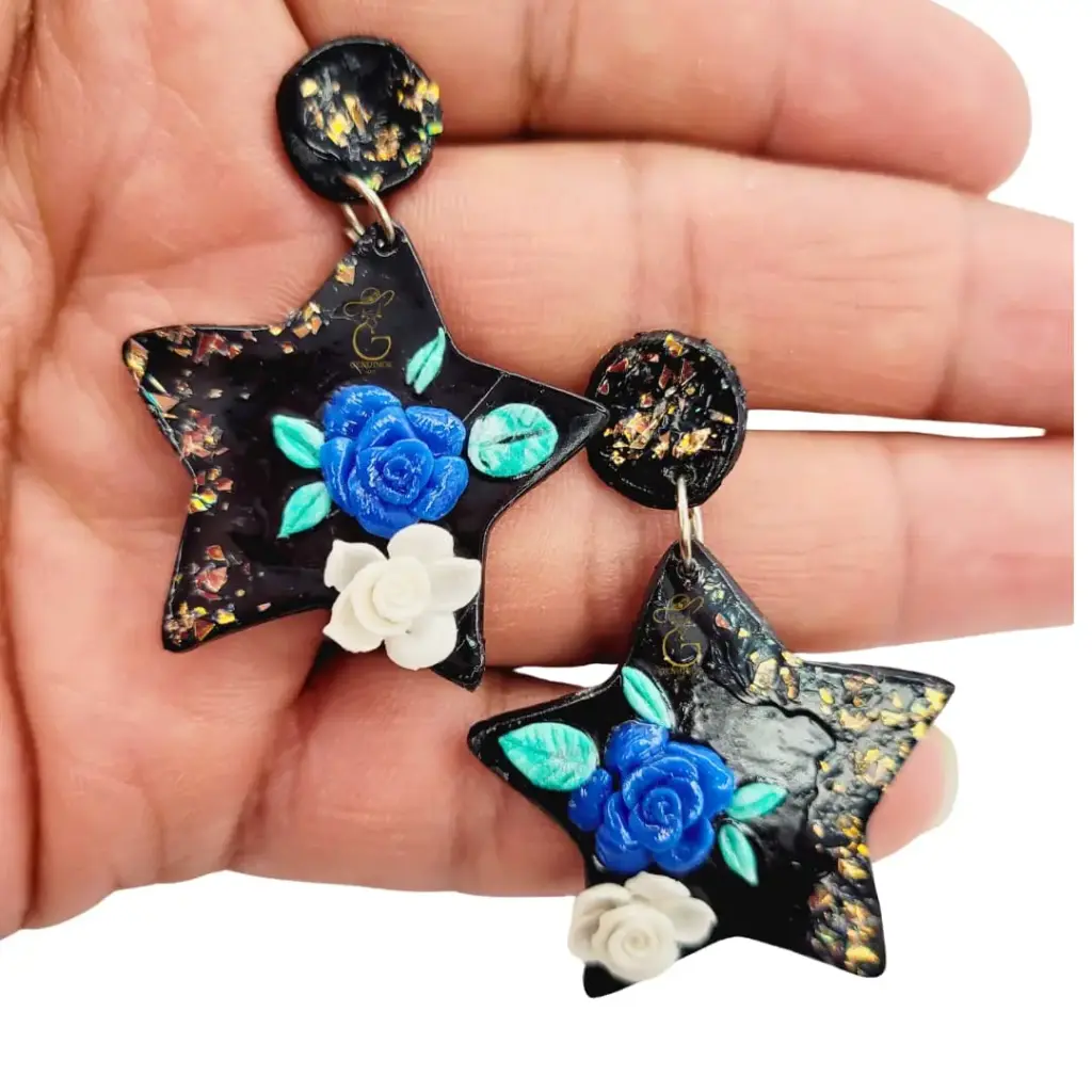 Aretes 'Noche Estrellada' (Estrellas con Flores 3D) en Polimero de Micro-Modelado