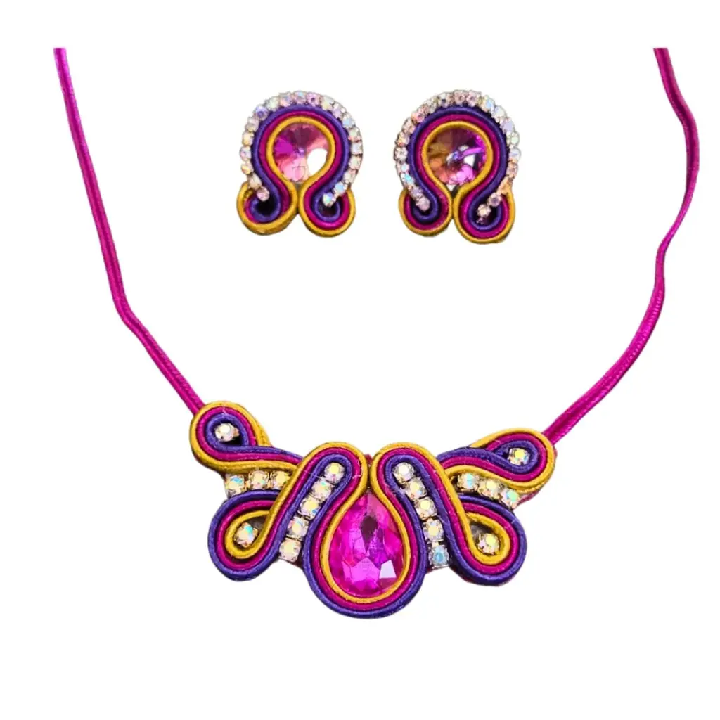 Juego Soutache 'Ondas' con Arete 'Botón de Gala' (Bordado en Pedrería)