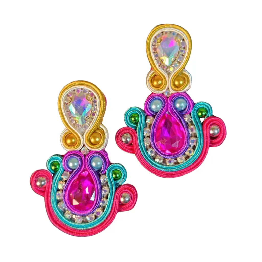 Aretes Soutache 'Escudo Arcoíris' (Bordado en Pedrería)
