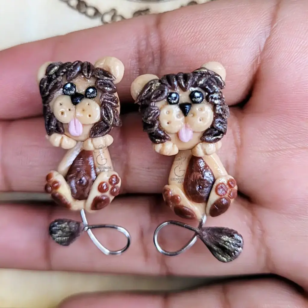 Aretes 'Leoncito 3D' (Polímero de Micro-modelado, Dos Piezas)