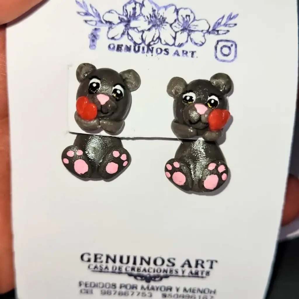 Aretes 'Osito 3D' (Polímero de Micro-modelado, Dos Piezas)