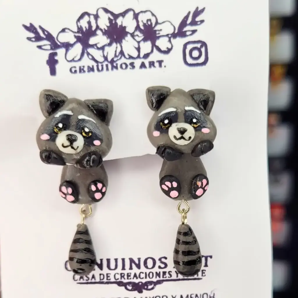 Aretes 'Mapache 3D' (Polímero de Micro-modelado, Dos Piezas)