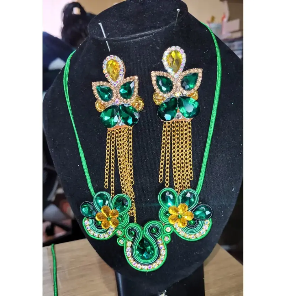 Juego 'Gala Fusión' (Soutache, Pedrería y Cascada de Cadena)