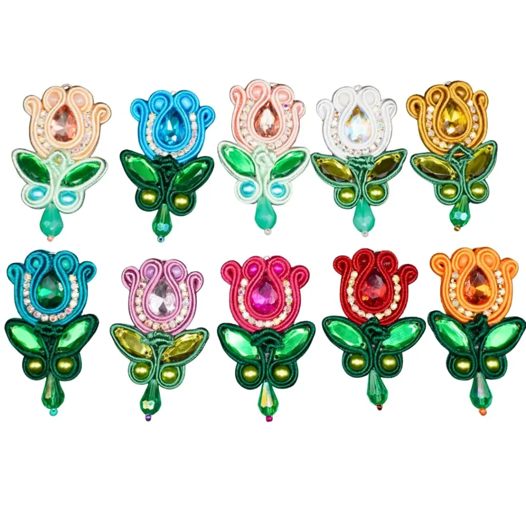 Prendedor 'Rosa de Gala' (Soutache y Bordado en Pedrería)